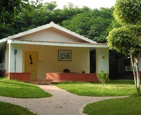 Pragati Resorts Kundakal Ngoại thất bức ảnh